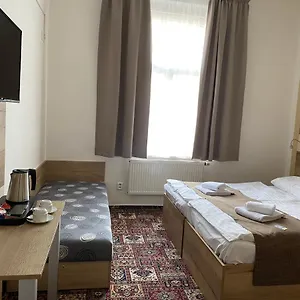 3* מלון Centre