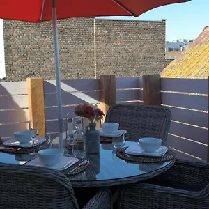 Appartement The Rooftop - A Trendy New With Airconditioning, Large Terrace & Free Parking 