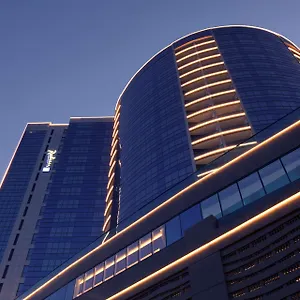 Radisson Blu Hotel, Waterfront מלון דובאי